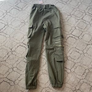 Missguided green cargo pants, size US 4